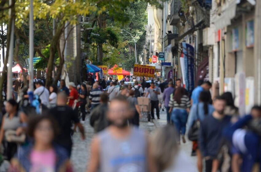  Casos de covid-19 seguem em queda no estado do Rio