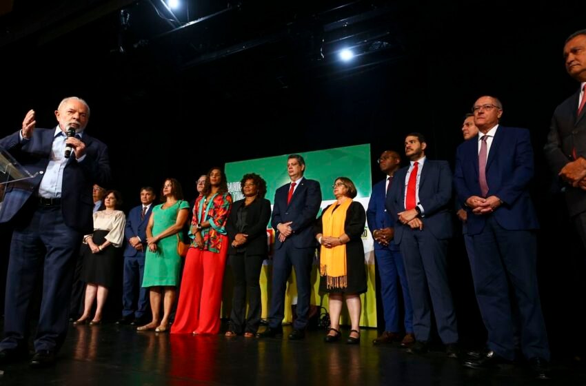  Presidente eleito Lula anuncia mais 16 ministros da futura gestão