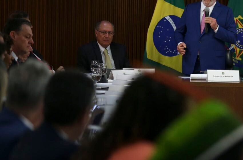  Lula defende crescimento com responsabilidade e seguridade social