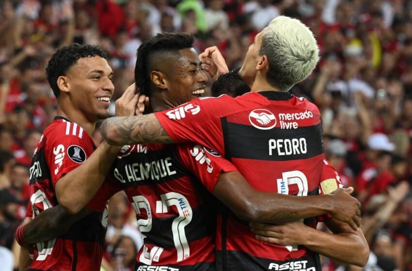  Flamengo goleia Aucas e avança às oitavas da Libertadores como segundo colocado