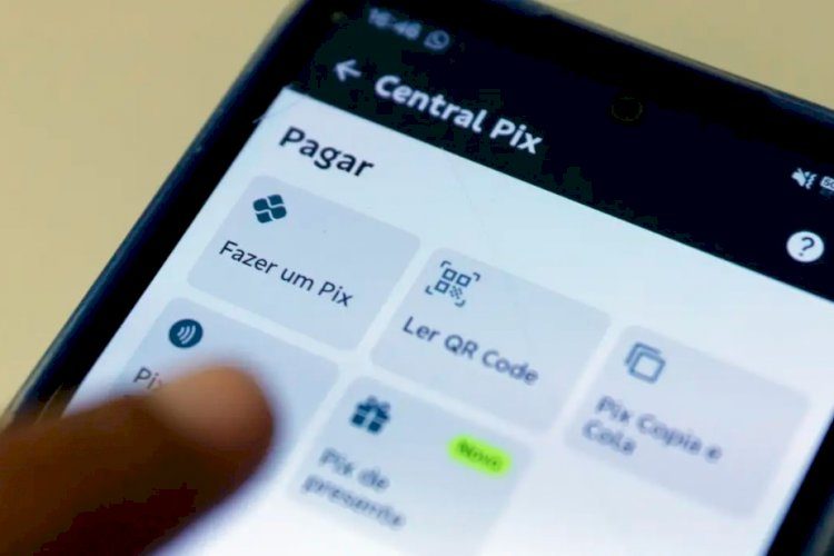 BC atualiza regras e permite Pix automático em conta-salário; veja mudanças