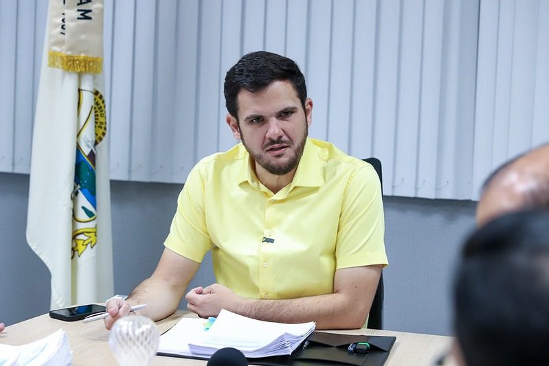 Prefeito Renato Junior libera mais de R$ 7,4 milhões para o Proesc e garante mais autonomia e agilidade para pequenos reparos em 515 escolas de Manaus