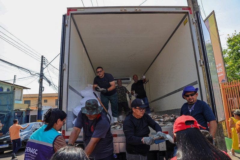 Prefeitura de Manaus garante segurança alimentar para 4 mil famílias do Coroado 2 com programa ‘Jaraqui da Gente’