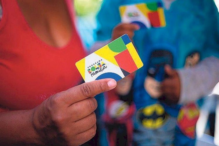 Flávio Bolsonaro apaga posts em que chamava Bolsa Família de ‘bolsa-farelo’