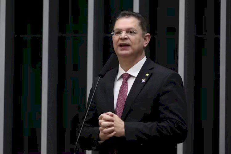 Flávio Bolsonaro vai insistir em votação da PEC das horas trabalhadas depois da eleição, diz líder do PL