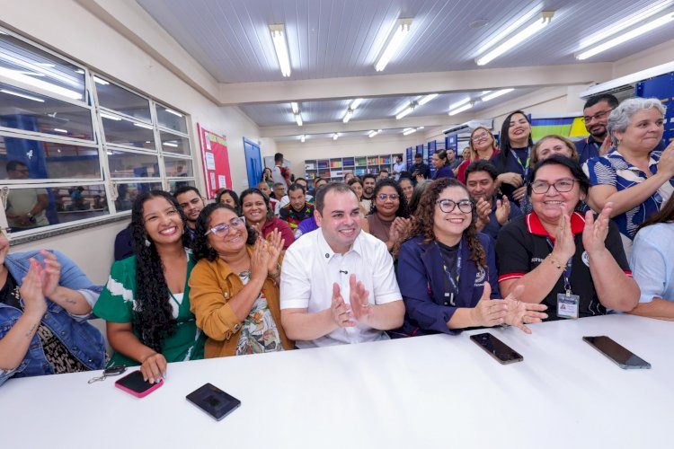 No Dia do Servidor Público, governador Roberto Cidade antecipa pagamento de salários e anuncia datas do 13º