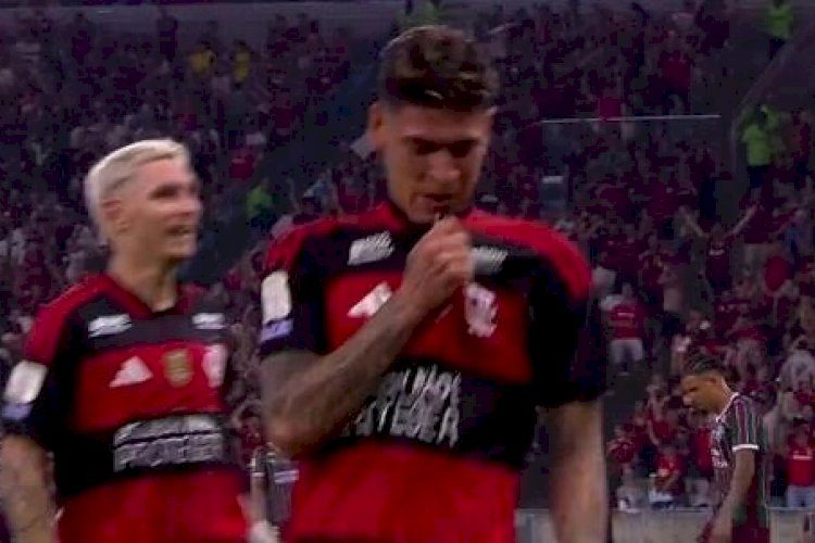 Pela 30ª rodada do Brasileiro Série A. Flamengo vence o Fluminense em mais um jogo com arbitragem polemica e mantém a liderança do Brasileirão