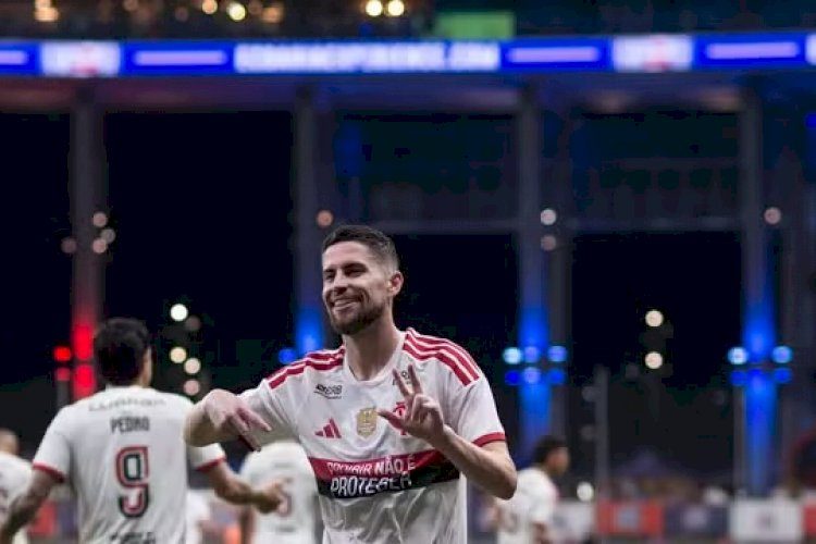 Pela 31ª rodada do Brasileiro série A. Flamengo domina o Bahia e volta a ocupar a liderança do Brasileirão