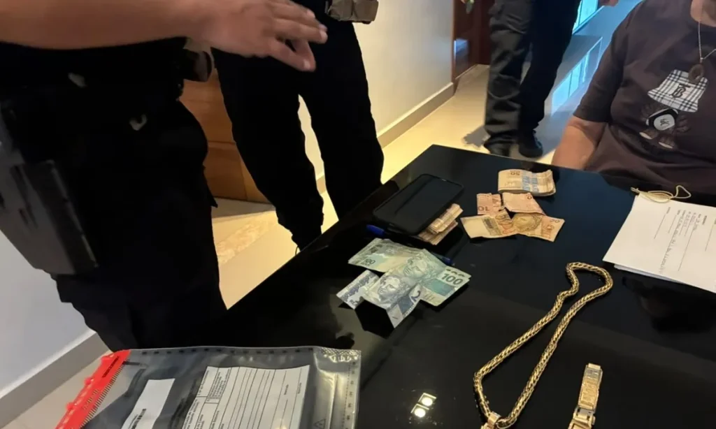 Polícia Federal apreende ouro e armas em operação contra crimes ambientais no Amazonas