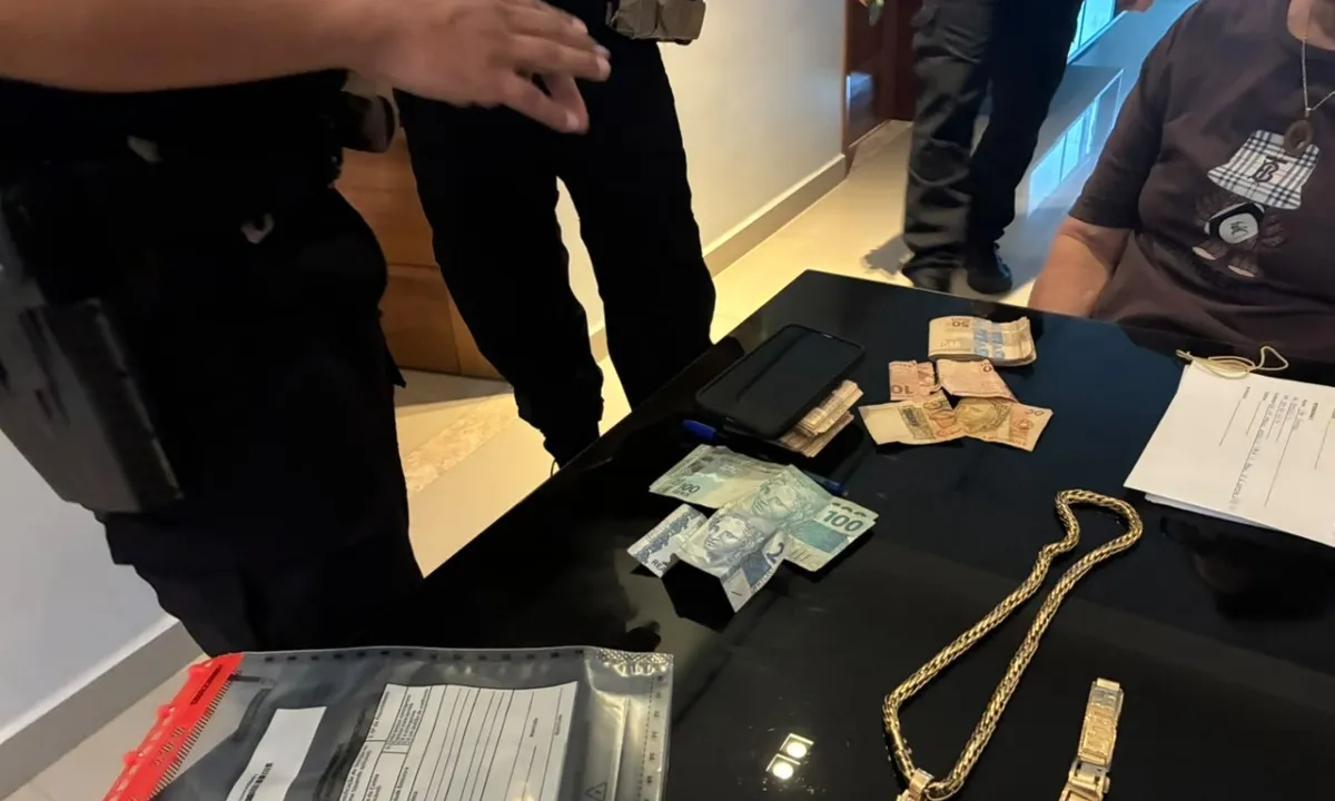 Polícia Federal apreende ouro e armas em operação contra crimes ambientais no Amazonas