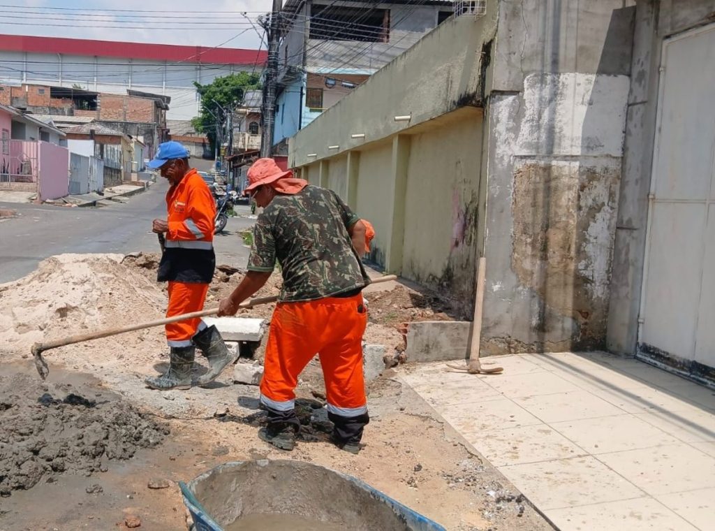 Prefeitura de Manaus avança com drenagem superficial no Alvorada e reforça infraestrutura no conjunto Jardim do Éden
