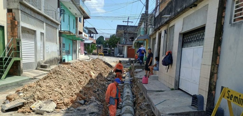 Prefeitura de Manaus substitui 60 metros de drenagem na comunidade Mundo Novo para melhorar escoamento da água da chuva