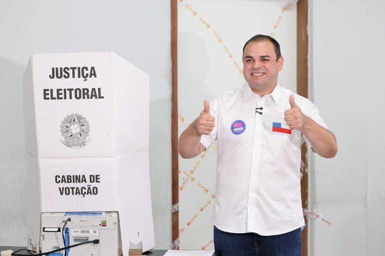 Roberto Cidade vota em Manaus e afirma confiança na chegada ao segundo turno