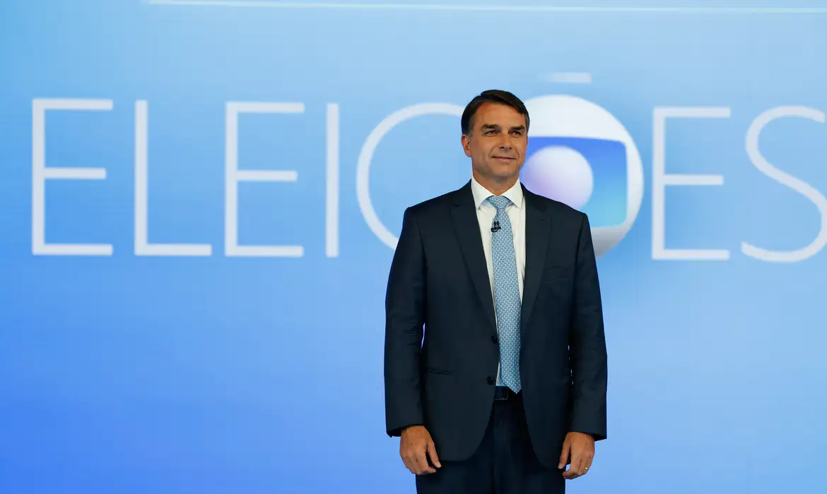 Segurança pública e propostas marcam debate presidencial com troca de acusações